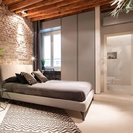 Officine Cavour Piazza Cavour بادوفا
